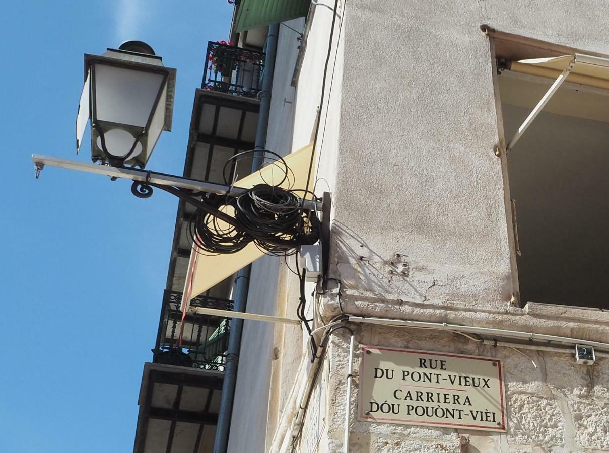 2 Bedroom Old Town Centre Apartment *